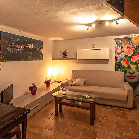 Appartamento Casa In Zona Strategica